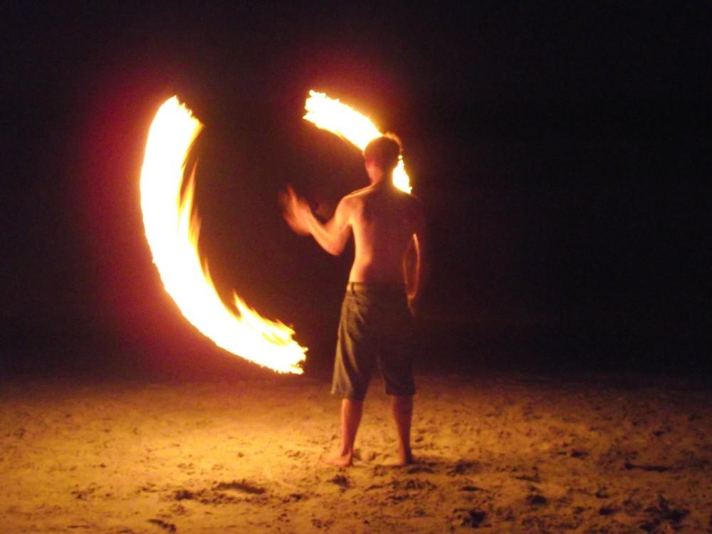 Fire Spinning Catching On In Jacksonville Unf Spinnaker 9086