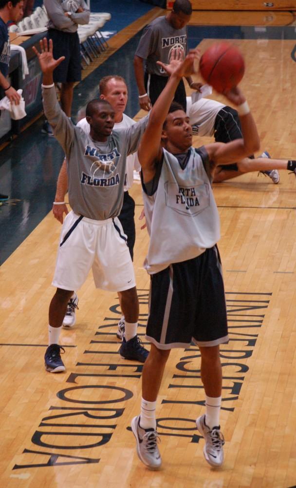 Dallas Moore led UNF with 18 points, making 5-11 from the field, including 4 three-pointers and going a perfect 4 of 4 from the free-throw line in their first game against the Spartans. Photo from Spinnaker News