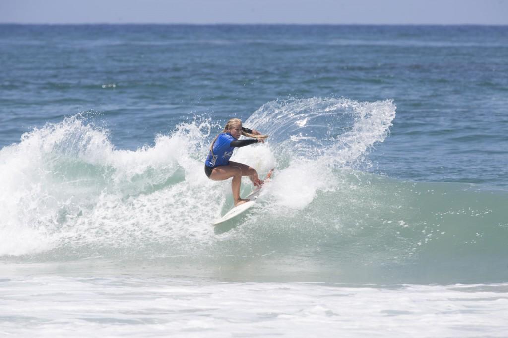 Freshman Emily Ruppert was surfing on point all day, in turn bringing home the win for women's! Front side snaps and big sprays all day. Photo by Randy Rataj