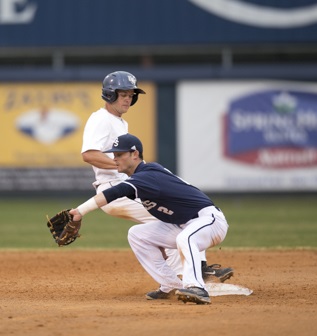 Voyles’ clean-up shot earns the Ospreys a walk-off win in the ninth