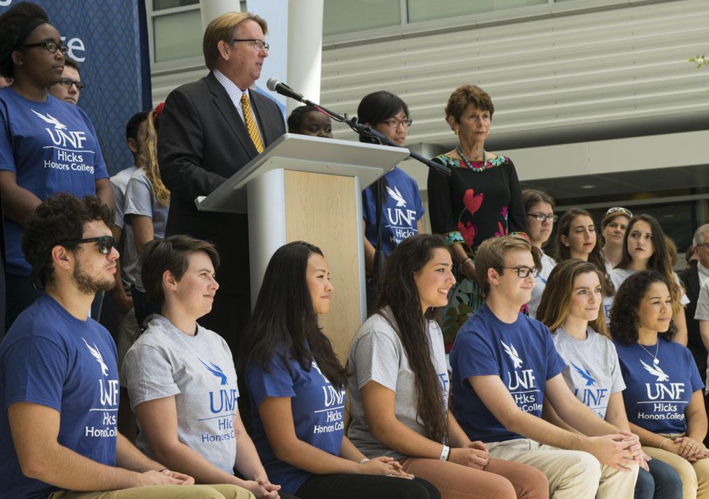  Delaney with Honors students. Photo by Spinnaker Media