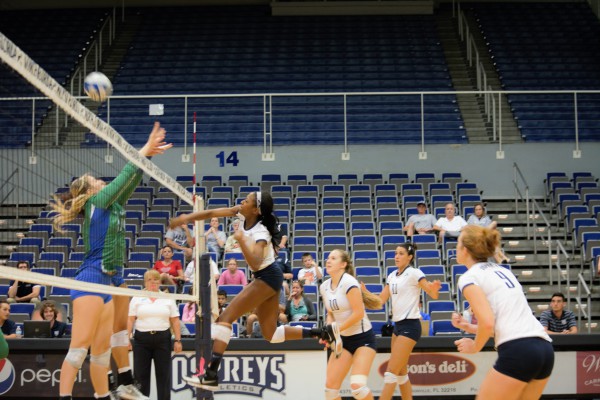 2. UNF volleyball