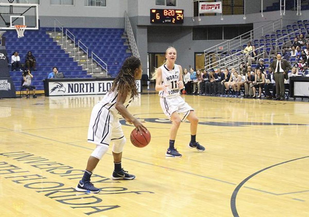 Osprey guards Sierra Shepherd (left) and Taru Madekivi (right) each scored 15 points to help lift UNF out of their 5-game losing funk. Photo by Luiza Motta