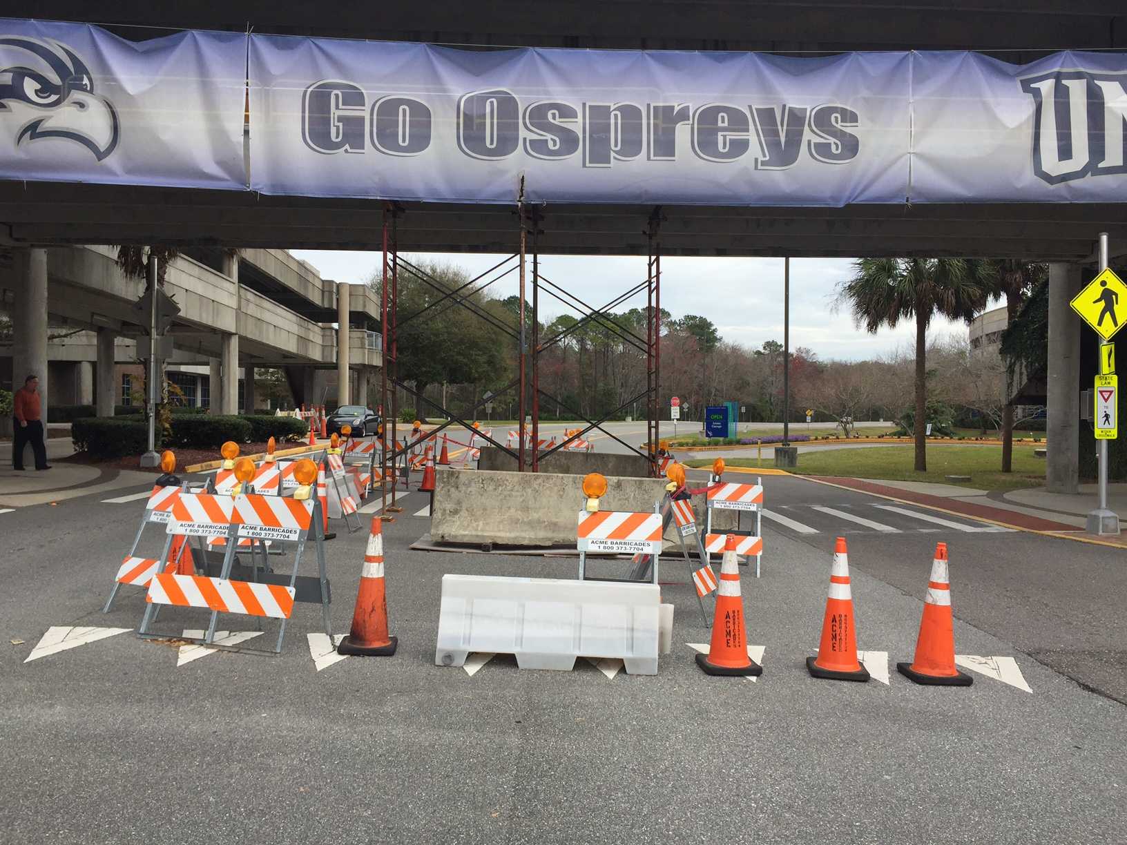 Lane closure under walkway. Photo by Mark Judson