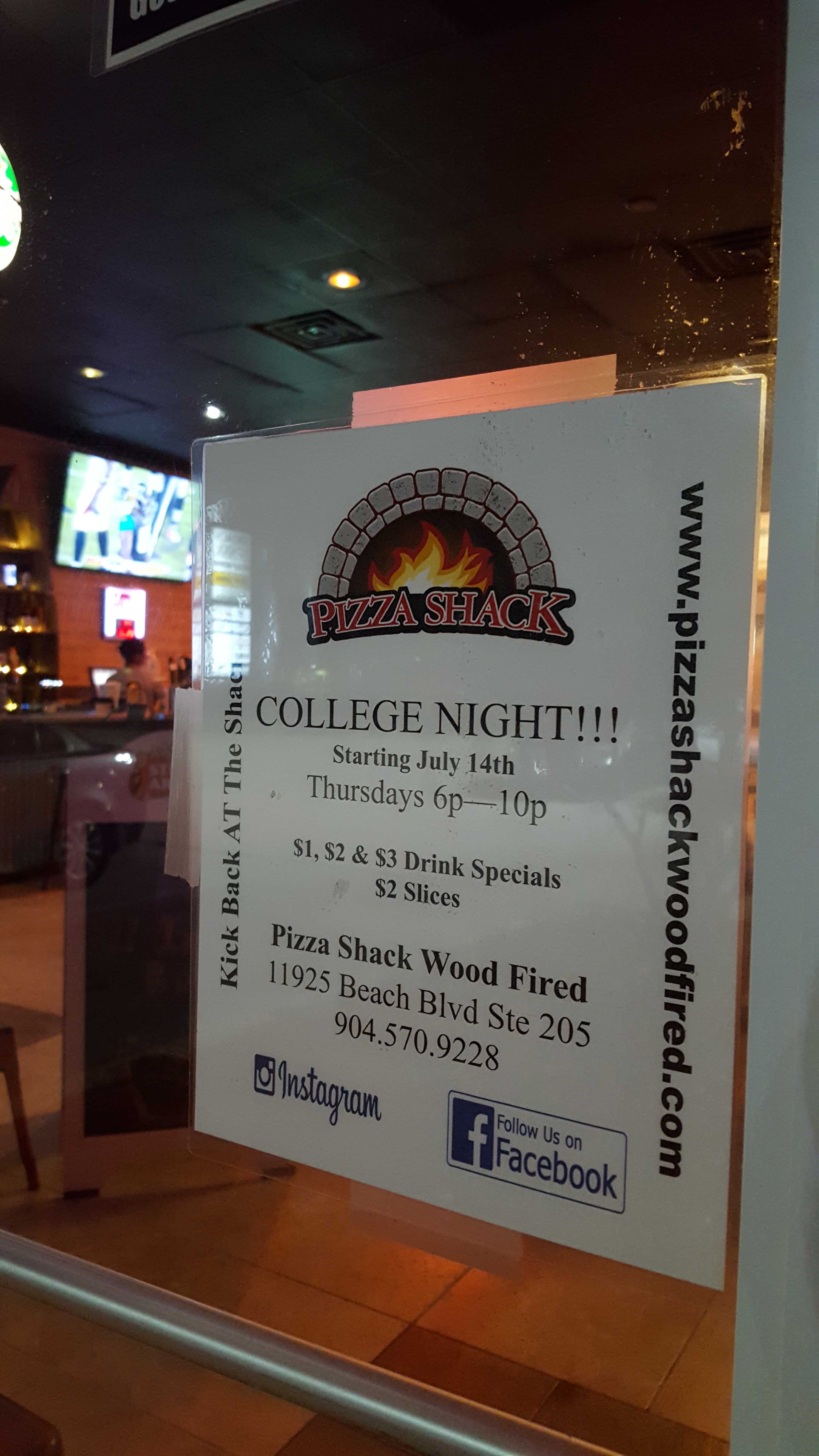 Pizza Shack offers discounted drinks and pizza for college night every Thursday. Photo by Courtney Stringfellow