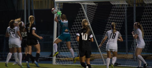 Goalie Victoria Ekeil had three saves. Photo by Lilli Weinstein