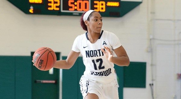 Tesh Hanson on the court. Courtesy of UNF Athletics