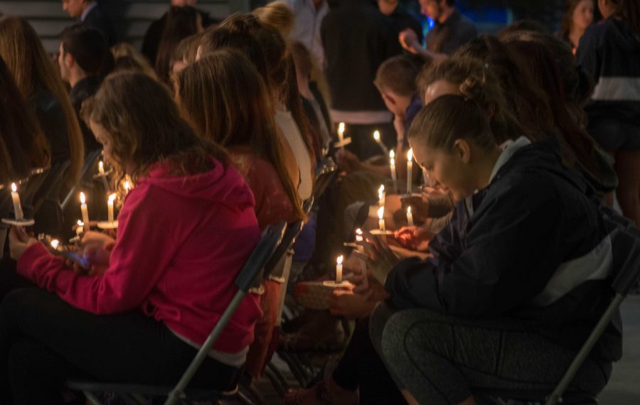 Students honor Andy Hoang with candlelight vigil