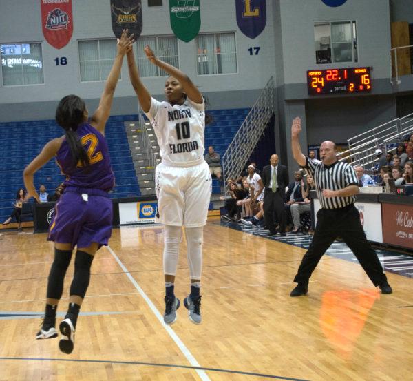 UNF women's basketball. Courtesy of Lili Weinstein