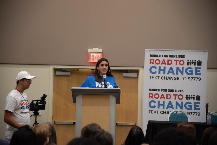 Mia, the Jacksonville organizer for March for Our Lives, addresses the crowd.