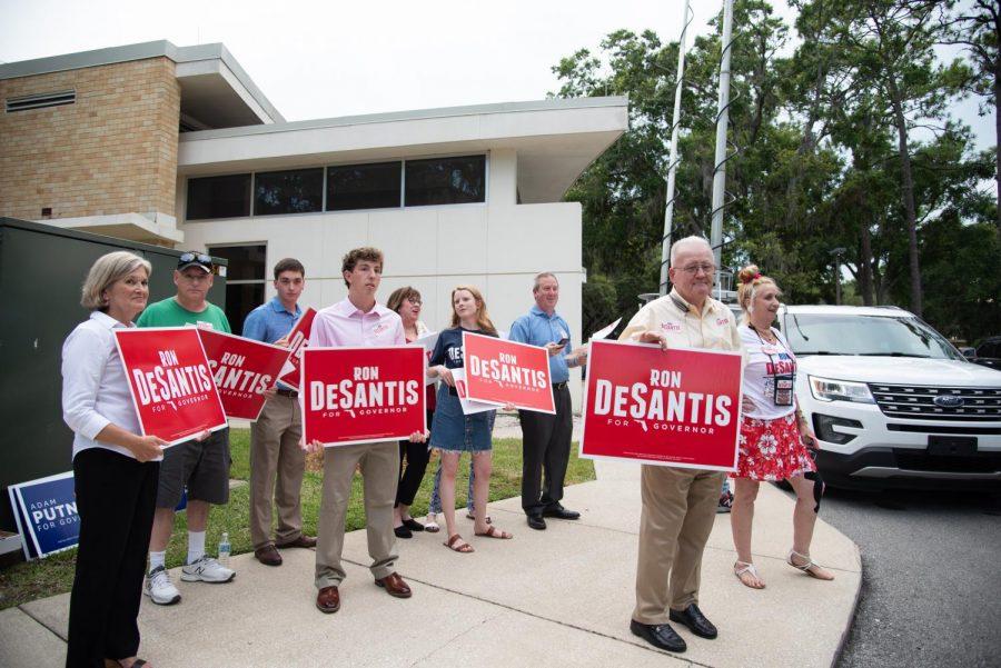 Ron DeSantis supporters waiting for his arrival at Jacksonville University