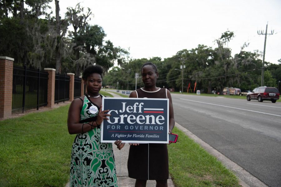 Women rallying for support for Jeff Greene.