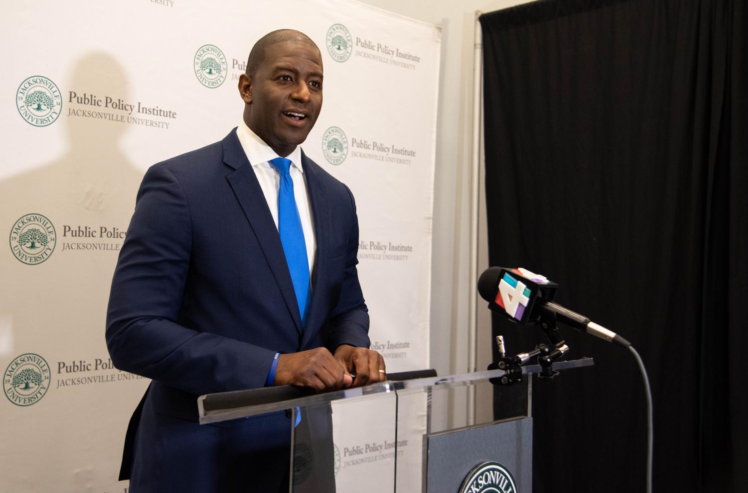 Andrew Gillum Wins Primary Election As Democratic Governor Candidate Unf Spinnaker