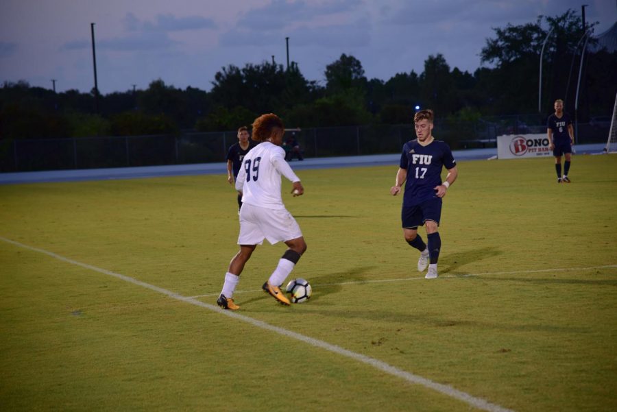 Kondjo Zebina scans the field.