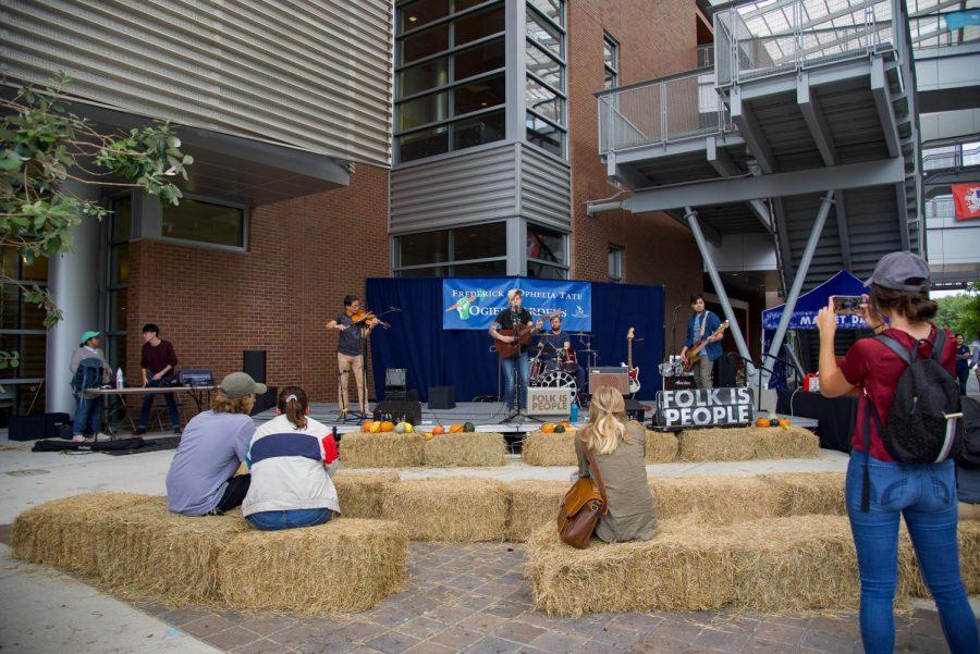 Live entertainment sponsored by the Ogier Gardens.