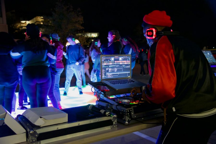 Dj at silent disco