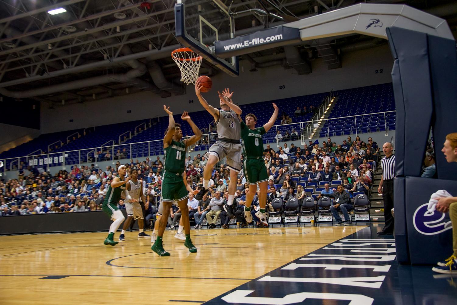 UNF Basketball takes down Highlanders on road UNF Spinnaker