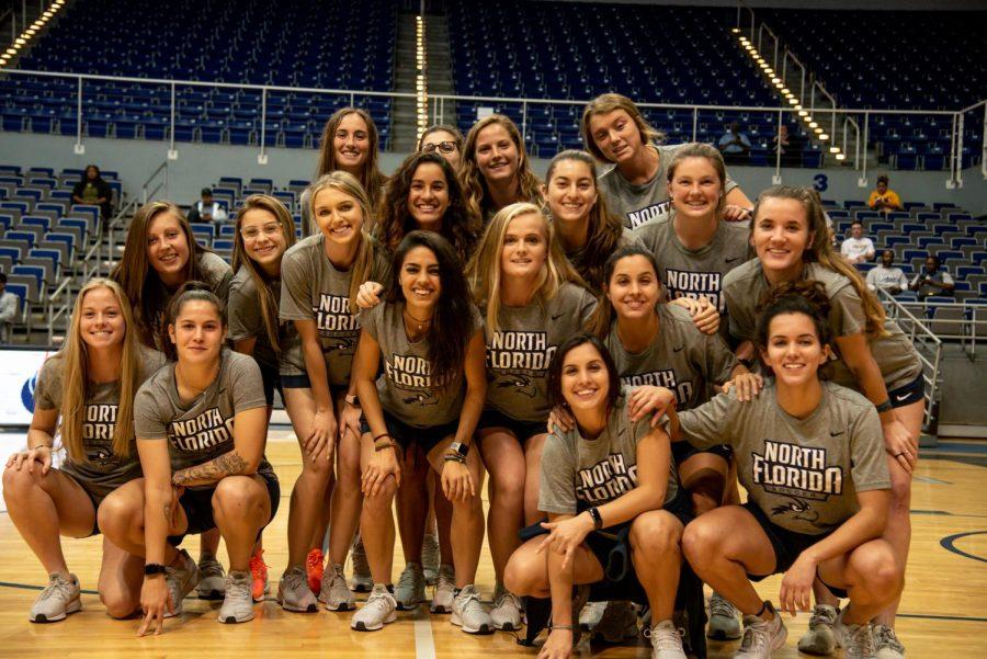 women's basketball group photo 9