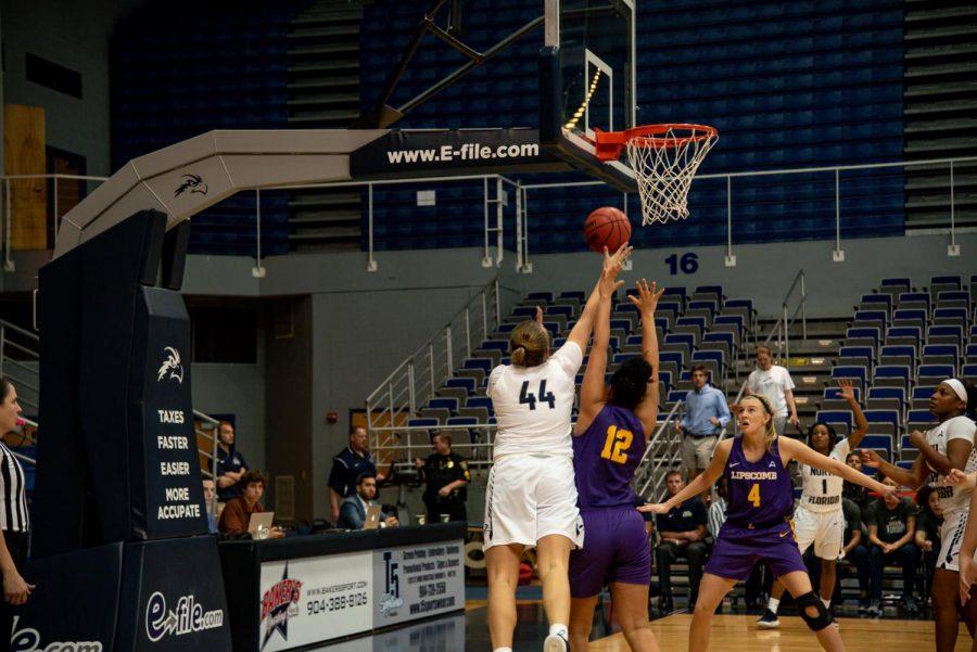 Women's basketball #44