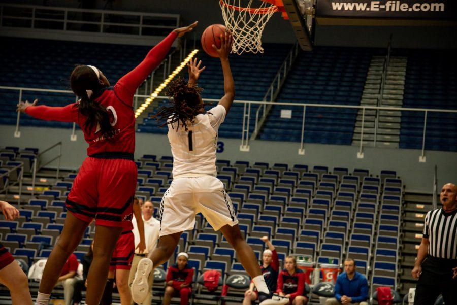 Women's basketball vs. NJIT 2019
Arianna Emanuel-Wright	