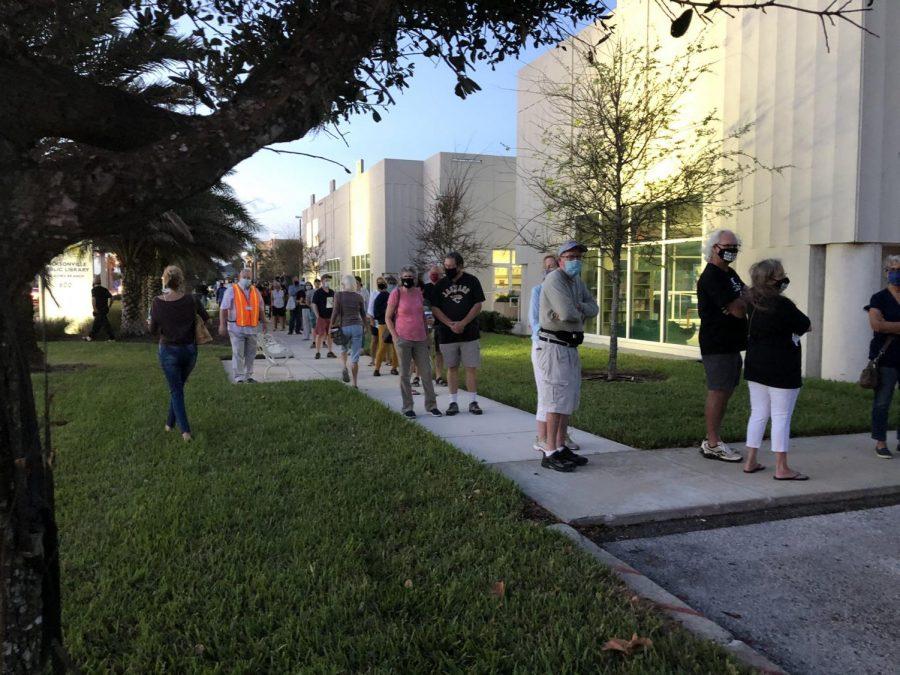 Voters line up outside Beaches Library on Monday morning to cast their vote early. (Photo courtesy of Hannah Lee/ WOKV)