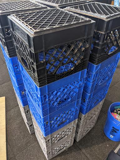 Stacking milk crates: pleasing or perilous?