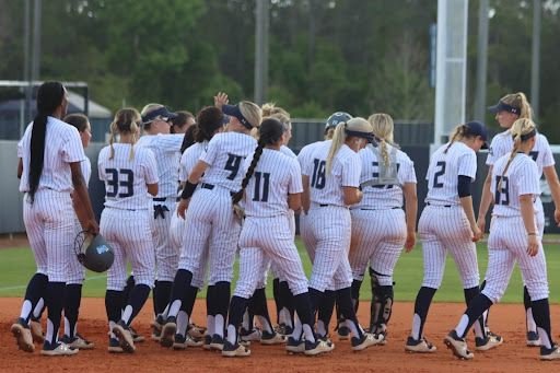 The UNF Softball team