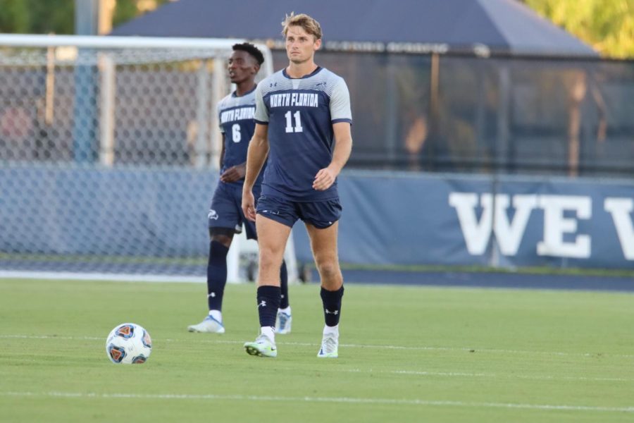 Bryson Smith (11) led the Ospreys with five shots on Tuesday.