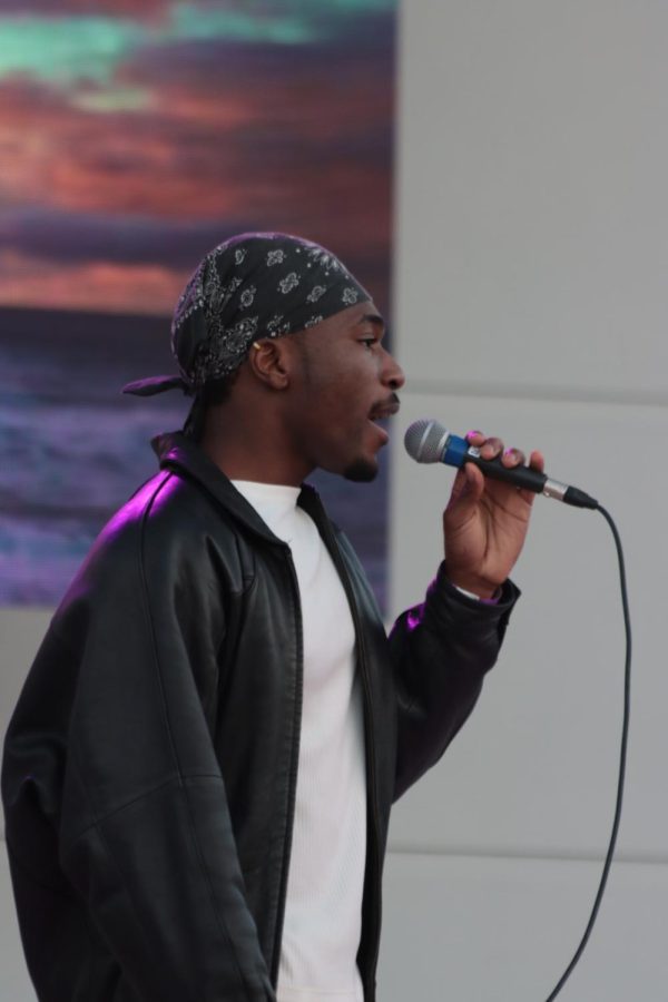 Darvin Nelson sings