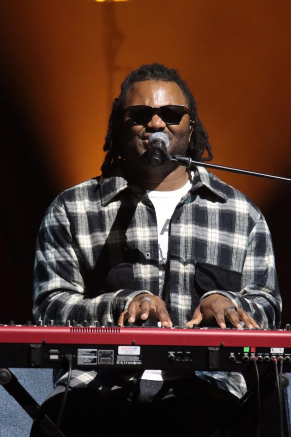 Blessing Offor performing at the Saint Augustine Amphitheatre in Saint Augustine, Florida on November 2nd, 2022. 