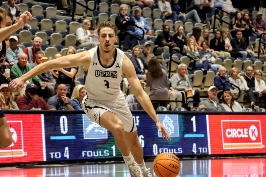 Men's basketball players during a game