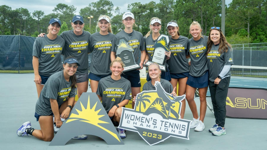 Players pose for photo after winning ASUN Championship