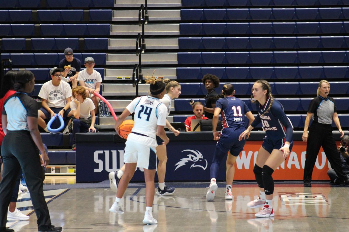 The Ospreys battled it out with the Florida Atlantic University Owls during their Monday night match. 