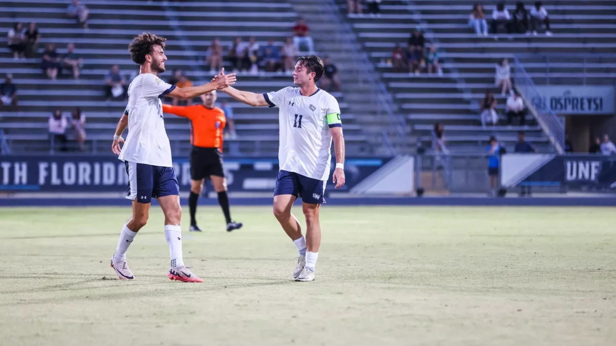 Men’s Soccer outlasts USC Upstate in offensive shootout