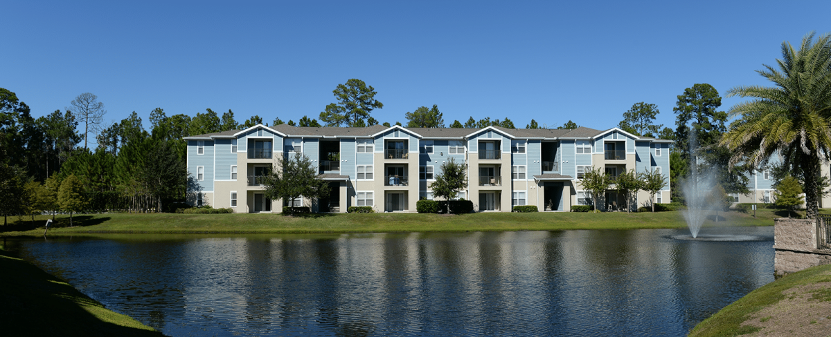 An outside view of the Flats at UNF from the lake. (Courtesy of UNF)