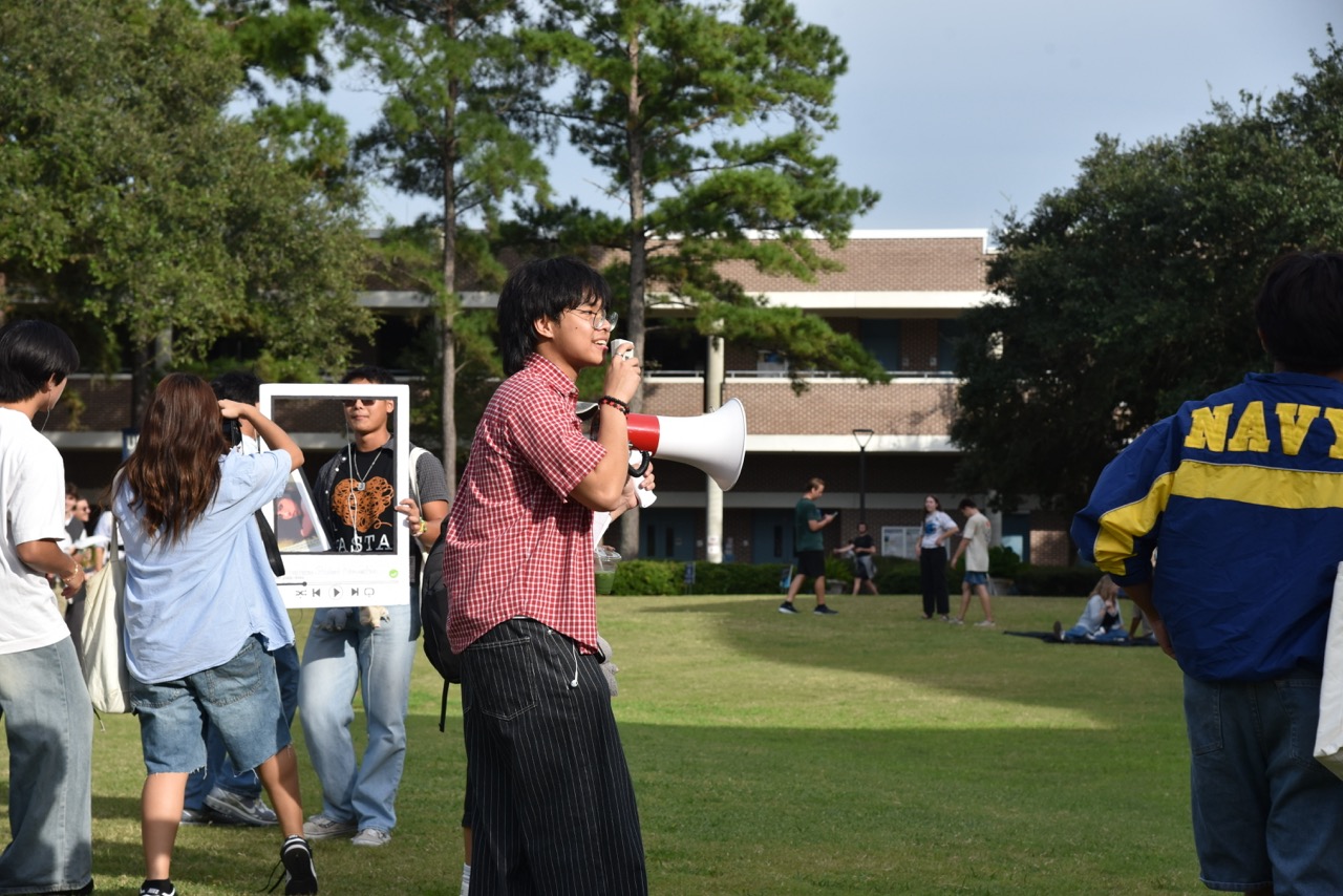 Jorts and matcha lattes take over UNF Green for ‘performative male’ contest